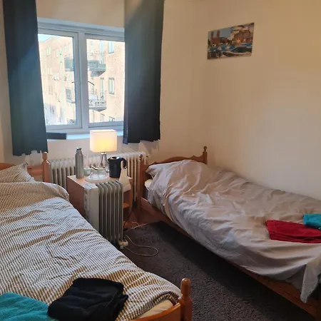 Séjour chez l'habitant Private In To Roomsapartment